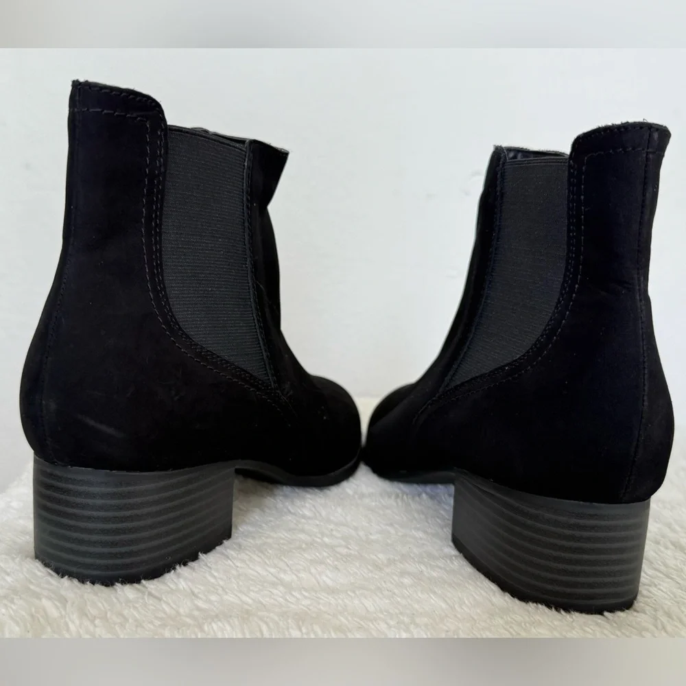 ALEX MARIE Black ankle Suede Leather Booties – Size 8